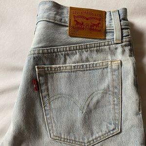 NWOT Levis 501 Demin Shorts